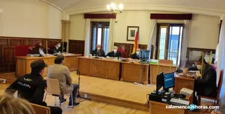 Siete años y medio de prisión para el hombre que intentó matar a su pareja con un cuchillo en Fuenterroble de Salvatierra al grito de “Hija de p*, esta noche aquí quedas”