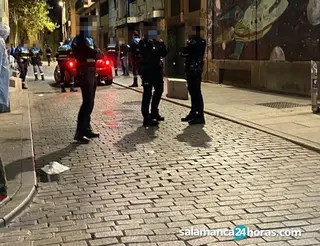 Multadas 30 personas en la calle San Justo por no llevar mascarilla ni guardar la distancia de seguridad