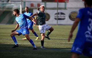 Álex Lorenzo, ante el Laredo FOTO CLUBDEPGUIJUELO