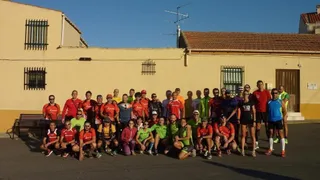 Varios atletas hacen una quedada para conocer el recorrido del Trail Escarpes del Tormes