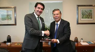 La Junta y Red Eléctrica de España establecen un marco de colaboración en materia ambiental