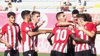 Los jugadores del Bilbao Athletic celebran un gol / FOTO Athletic Club