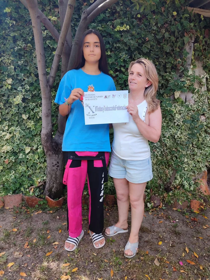 María Jesús de Santos, una vallisoletana usuaria de la Asociación Síndrome de Turner Alejandra Salamanca (ASTACYL) junto a su hija