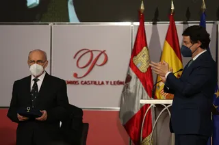 El salmantino Teófanes Egido recoge el Premio Castilla y León de Ciencias Sociales y Humanidades