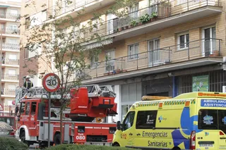 Bomberos en el paseo de Canalejas
