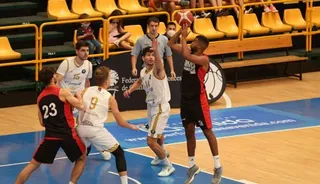 McCarthy lanza ante Reino de León | FOTO SALAMANCA24HORAS.COM