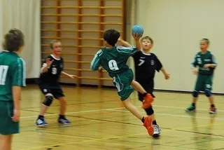 Los niños alevines podrán participar en un campus de Balonmano estas Navidades
