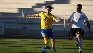 Javier Hernández, en el derbi ante el Ciudad Rodrigo.