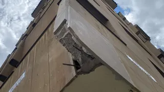 Furgoneta choca contra saliente calle José Jáuregui | S24H
