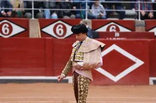 Andrés Roca Rey haciendo el paseíllo en La Glorieta | Andrea Mateos