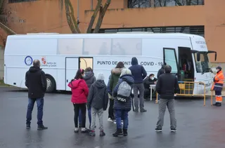 Campaña de test de antígenos para diagnóstico de la Covid 19 en una unidad móvil contratada por la Consejería de Sanidad, en Bejar y Guijuelo(Salamanca). ICAL (4)