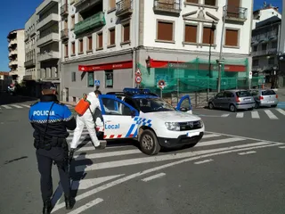 Desinfección coches Policía Local Béjar (26 3 2020) (3)