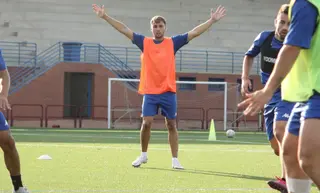 Pepe Carmona, en un entrenamiento con la SD Logroñes | FOTO SD LOGRONES