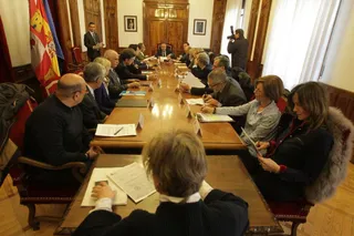 Comisión de asistencia al subdelegado del Gobierno.