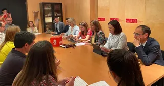 Reunión de los socialistas salmantinos con representantes sindicales de UGT y CC.OO del sector de 'Contact Center'