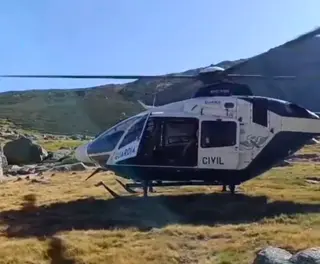 Rescatado en helicóptero un escalador herido tras sufrir una caída en Hoyamoros, en Candelario
