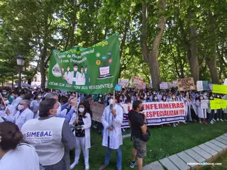Protesta de los MIR salmantinos frente al Ministerio de Sanidad
