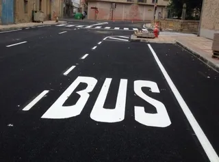 La remodelación del Camino de Gudino obliga a cambiar de ubicación la parada de autobús metropolitano