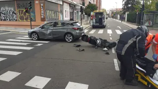 Un hombre resulta herido tras sufrir un accidente en la avenida de los Maristas
