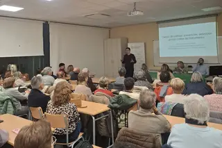 La mesa redonda 'Cáncer de pulmón y de mama. Cribados y consejo genético' celebrada en Ciudad Rodrigo - AECC