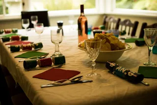 Mesa preparada para una comida