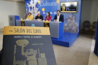 Foto de archivo de la presentación del primer Salón del Libro