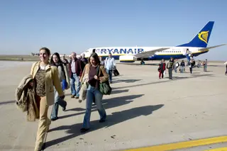 Llegada del primer vuelo de Ryanair Londres-Valladolid al aeropuerto de Villanubla (Valladolid) - Leticia Pérez (ICAL)