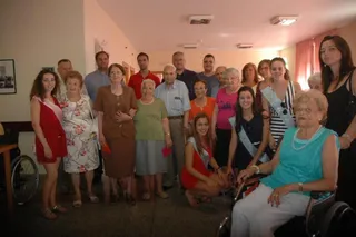 La fiesta continúa con homenaje a los mayores y actividades infantiles
