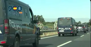 Imágenes del desplazamiento de más de 170 vehículos y 215 agentes de Policía Nacional a Gran Canaria y Tenerife 