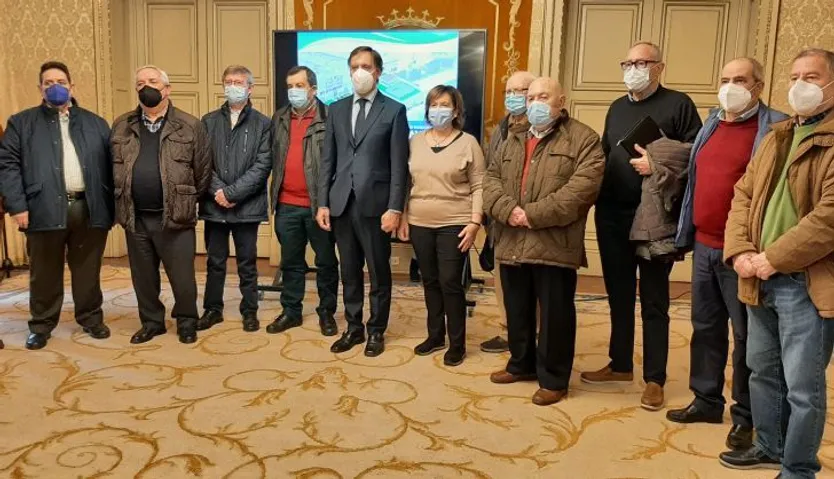 Presentación del nuevo centro de mayores de Salamanca (2)