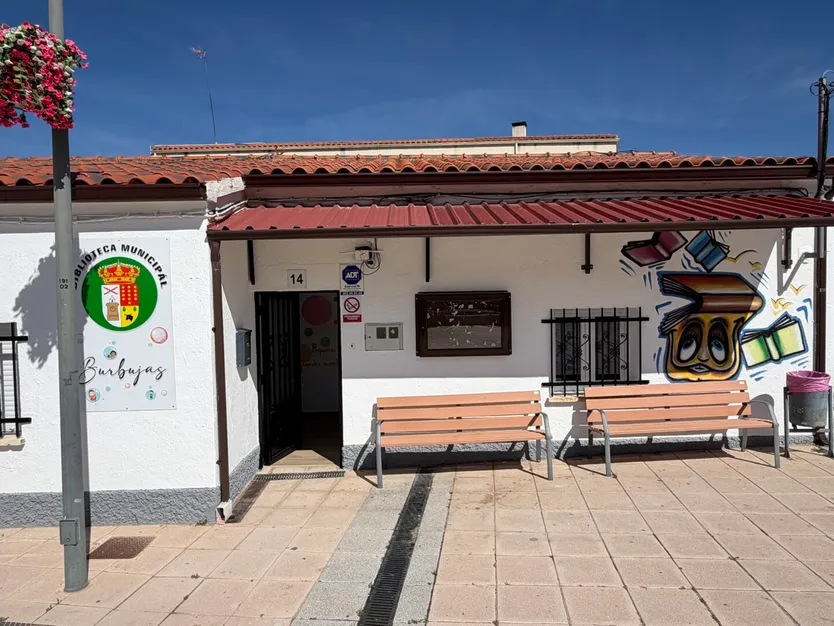 Biclioteca Municipal De Campillo De Salvatierra