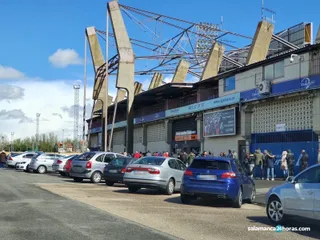 Colas en el Helmántico para Navalcarnero