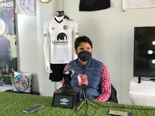 Lolo Escobar antes del derbi: “El campo nos está afectando, pero vamos a intentar aprovechar los errores de Unionistas”