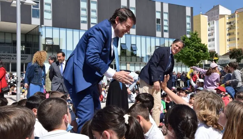 Fernández Mañueco y García Carbayo participan en la celebración del Día de Europa (34)