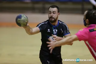 Sergio Sánchez anotó cuatro goles ante Cafés Toscaf Atlética.