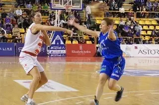 FINAL: Perfumerías Avenida, 77 - Girona, 71