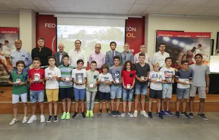 Sesenta futbolistas han sido reconocidos por la FCyLF tras su debut con la Selección Autonómica