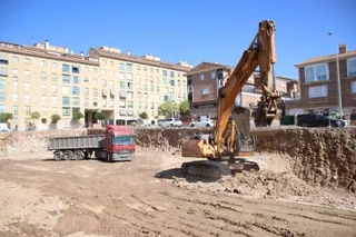 Obras de construcción de una nueva promoción de vivienda pública en el barrio de Capuchinos