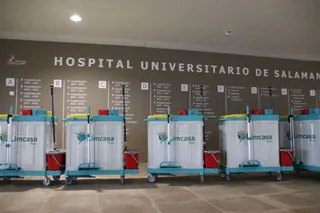 Carros de Limcasa en el Hospital Universitario de Salamanca