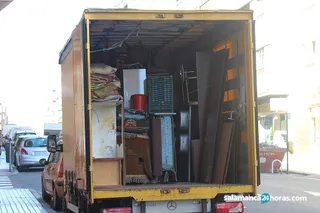Un camión de mudanza