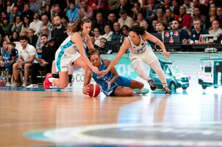 Herbert pelea un balón ante Basket Landes | FOTO FIBA EUROPE