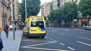 Ambulancia en avenida de Mirat. Foto S24H