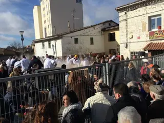 Los cofrades de San Antón repartirán 30.000 raciones de titos