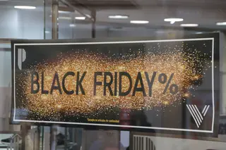 Imagen de archivo, cartel de Black Friday. Foto: Andrea M