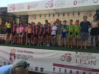 La Escuela de Ciclismo Promesal debuta en la Vuelta a León