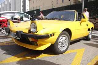 Concentración solidaria de automóviles