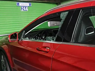 Saquean doce coches de madrugada en el parking de la avenida de Portugal | S24H
