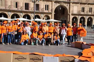 Los Cuidadores Técnicos de Servicios Asistenciales se manifiestan en la Plaza Mayor