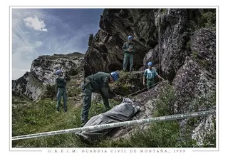 Guardia Civil en la montaña en 1999 FOTO @guardiacivil
