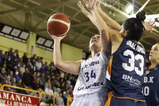 Fasoula lanza en el duelo ante Cukurova | FOTO SALAMANCA24HORAS.COM